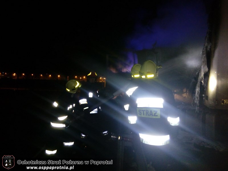 Pożar samochodu ciężarowego na wiadukcie kolejowym  obwodnicy Sochaczewa 